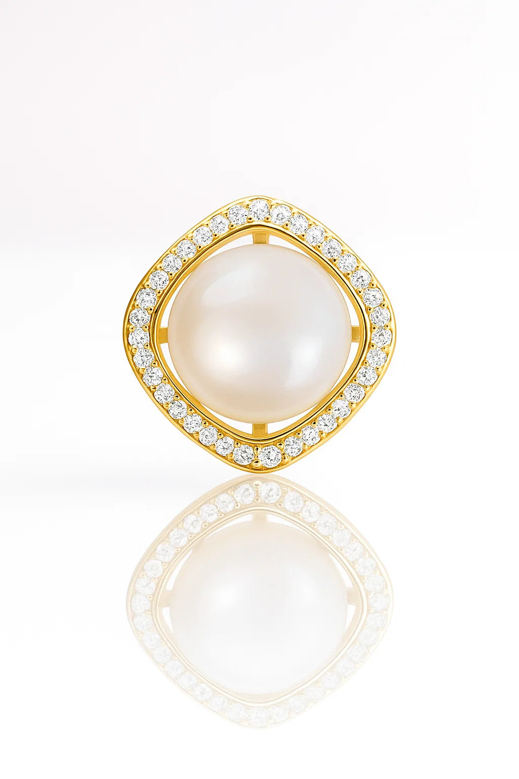 Isla Stud Earrings