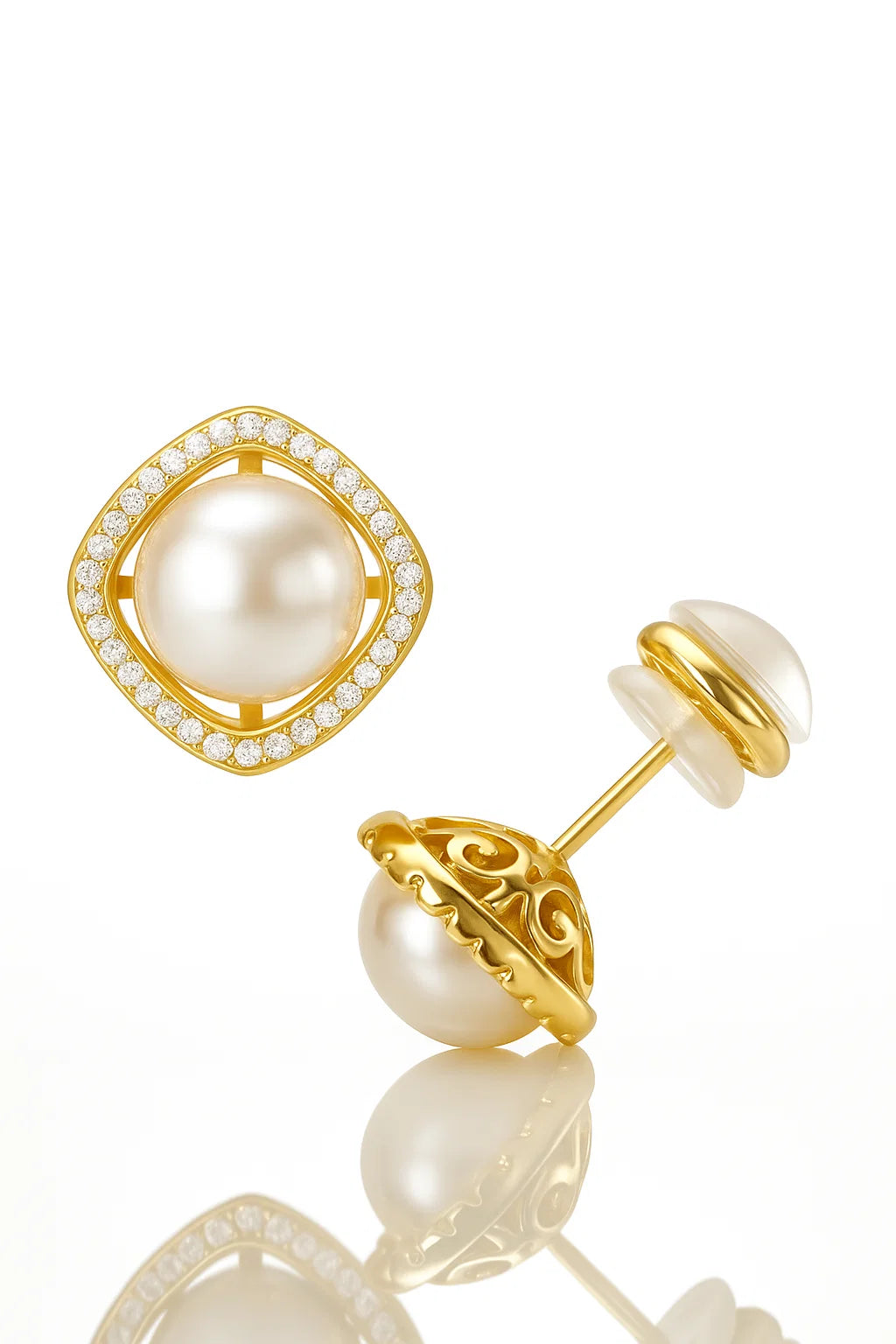 Isla Stud Earrings