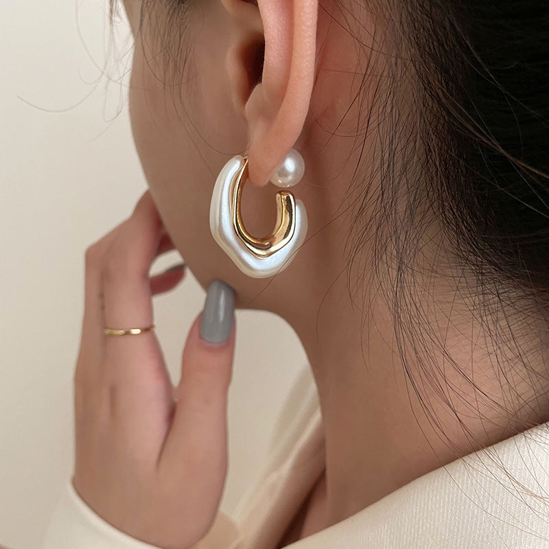 Queen Pearl Earrings